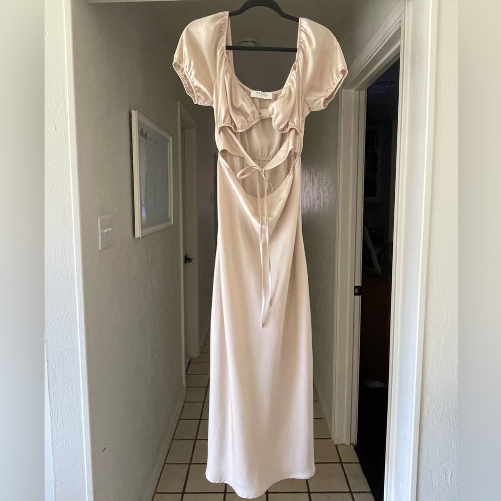 Elegant Silk Cream Puff Sleeve Dress Size Large (fits like medium)